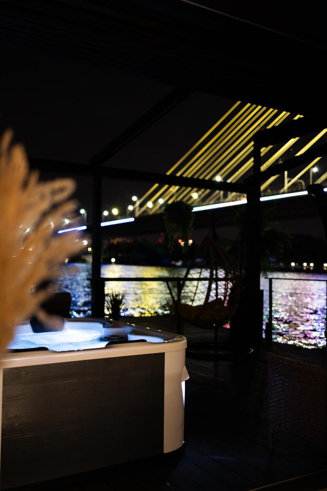 Ada Moment Splav- Kuca Na Reci Beograd- Floating House On Sava River ,Belgrade Exterior photo