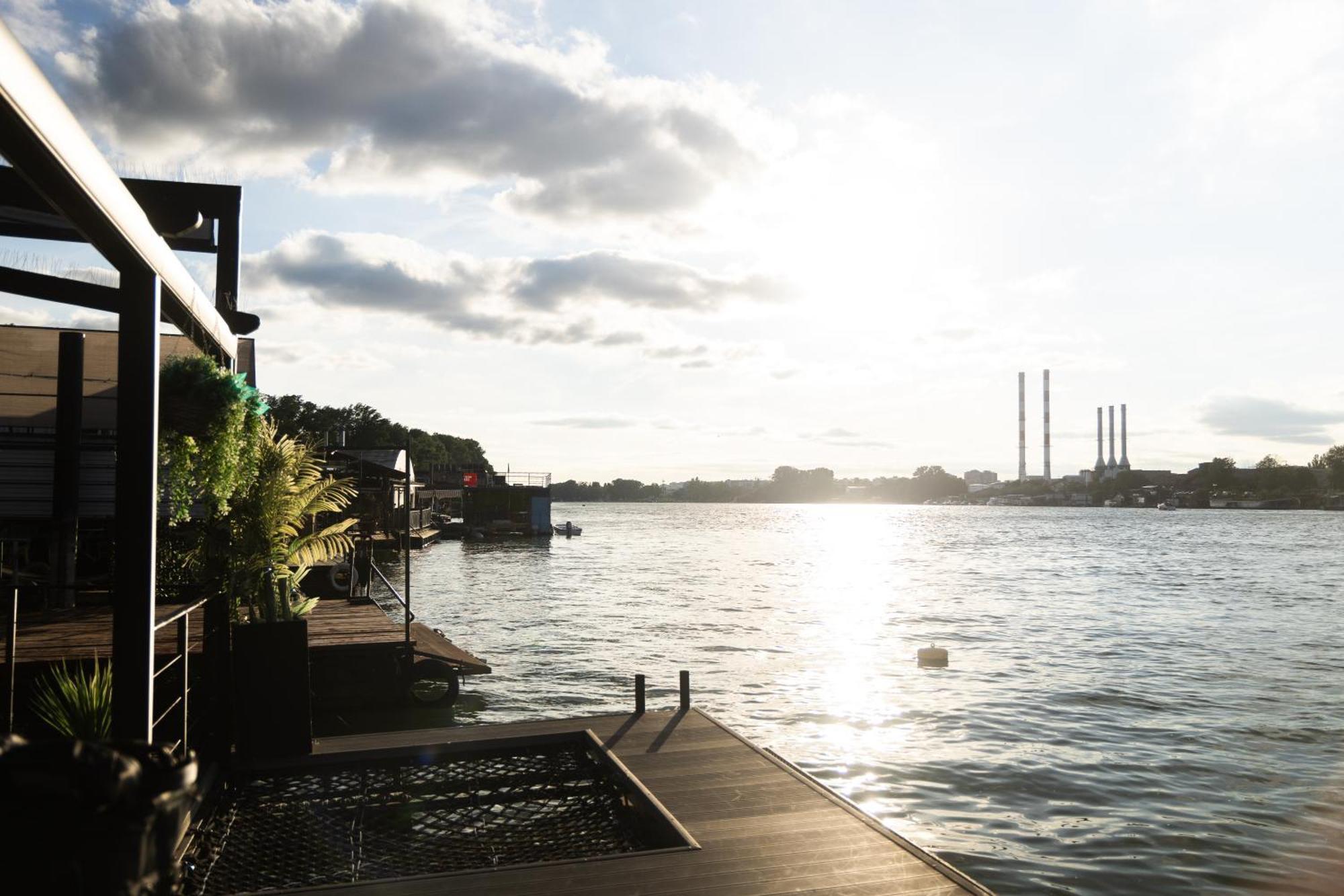 Ada Moment Splav- Kuca Na Reci Beograd- Floating House On Sava River ,Belgrade Exterior photo